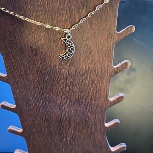 Delicate Silver Moon Pendant Necklace - Women Jewelry